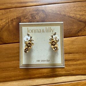 Ioanna and Lilly ear crawler